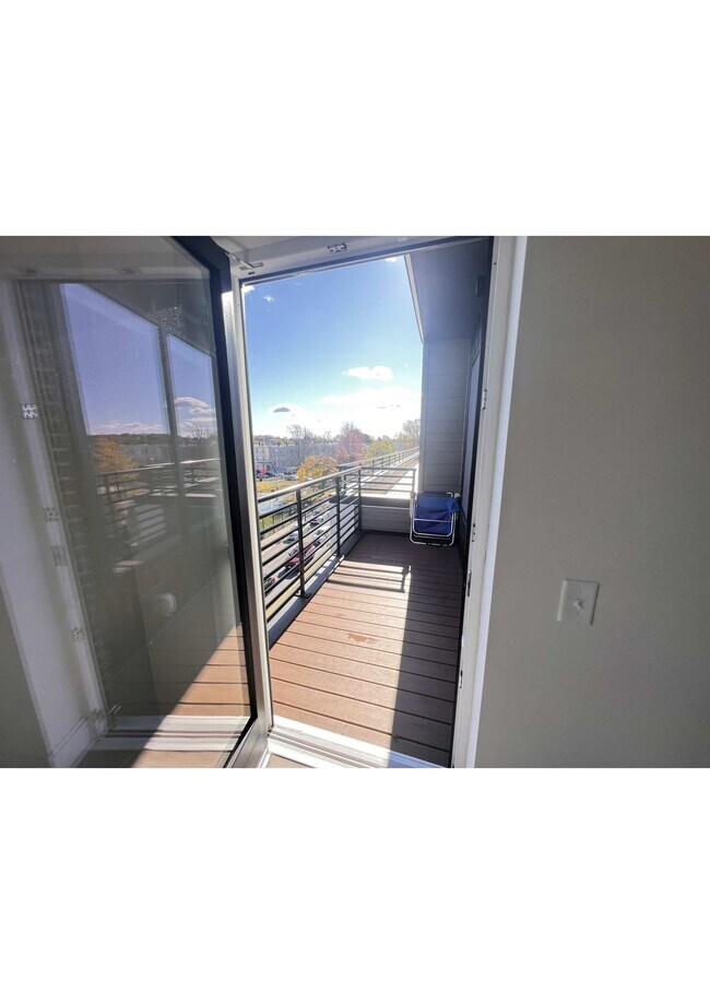 Building Photo - 931 Dorchester Ave