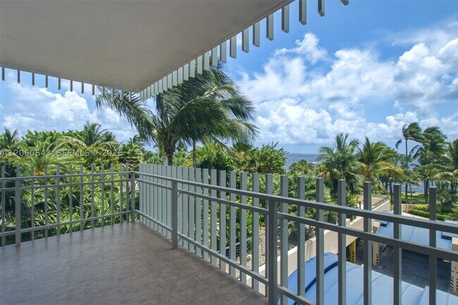 Building Photo - 2 Grove Isle Dr