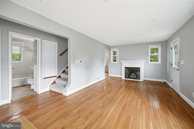 Building Photo - 2918 Monroe Pl