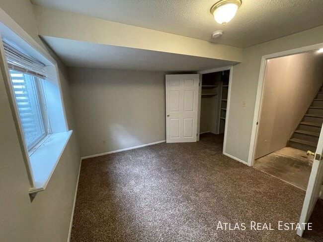 Building Photo - 4920 Braddock Dr