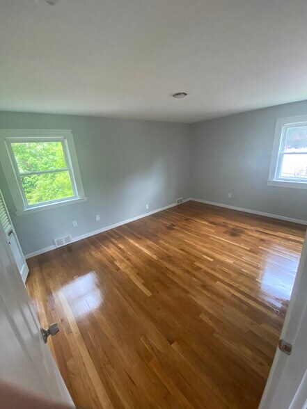 Building Photo - 121 Orlando St