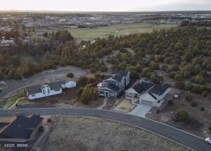 Building Photo - 451 S Rockcreek Dr