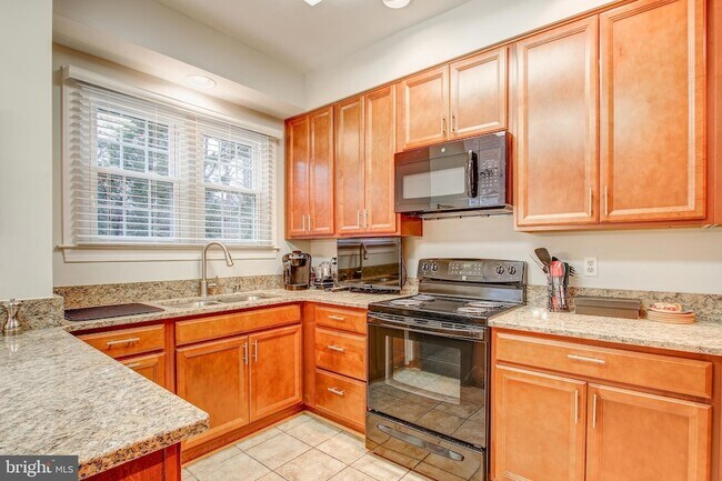 Building Photo - 9700 Whitley Park Pl