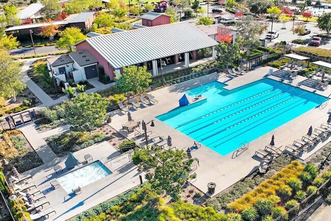 Building Photo - 25 Stetson St