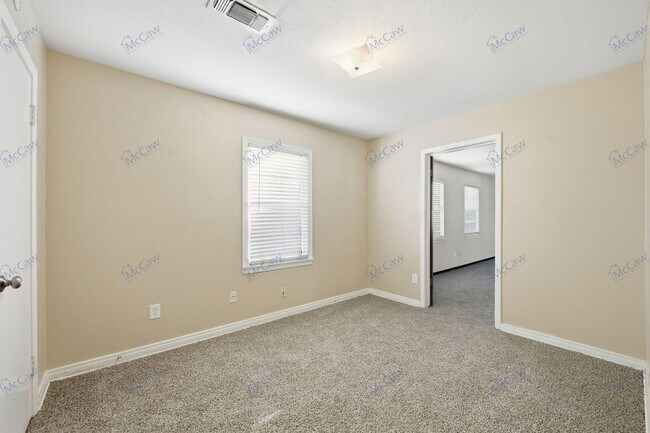 Building Photo - 208 Westfork Dr