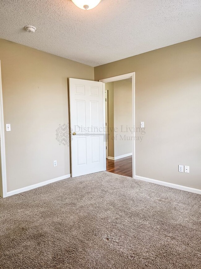 Building Photo - 1607 Bourland Ln