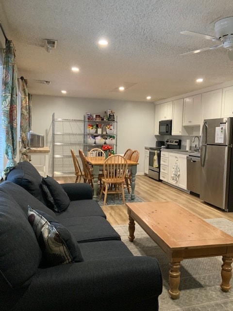 Building Photo - 141 E 700 N