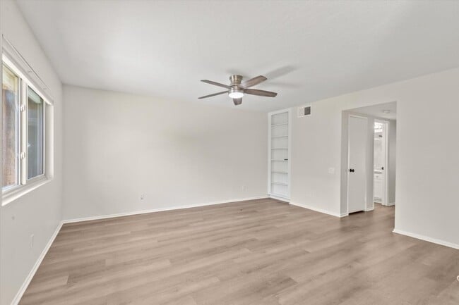 Building Photo - 365 N Saturmino Dr