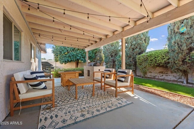 Building Photo - 8635 Via De Ln