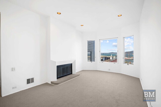 Building Photo - 862 North Point St
