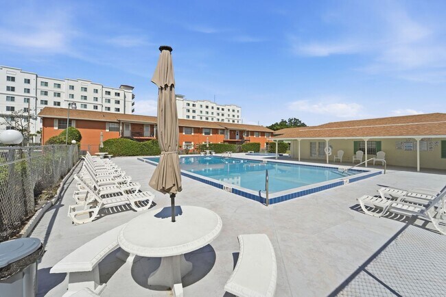 Building Photo - Modern & Spacious 2-Bedroom Apartment in Serene Oakridge Orlando