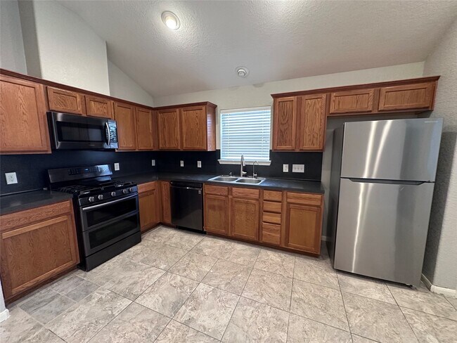 Building Photo - 2303 Summit Meadow Dr