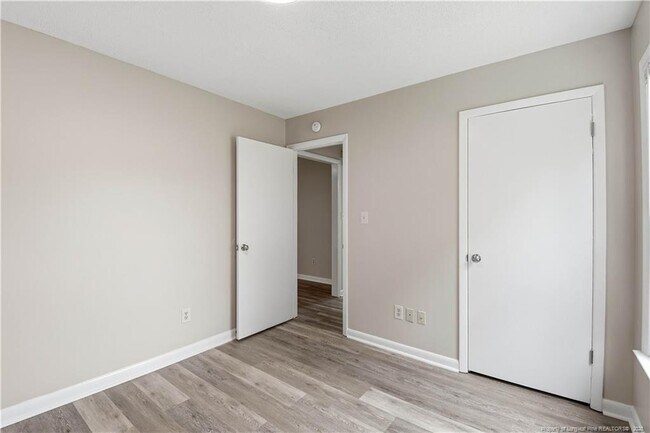 Building Photo - 6813 Foxton Ct