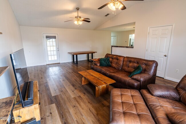 Building Photo - 1103 Mississippi Ave