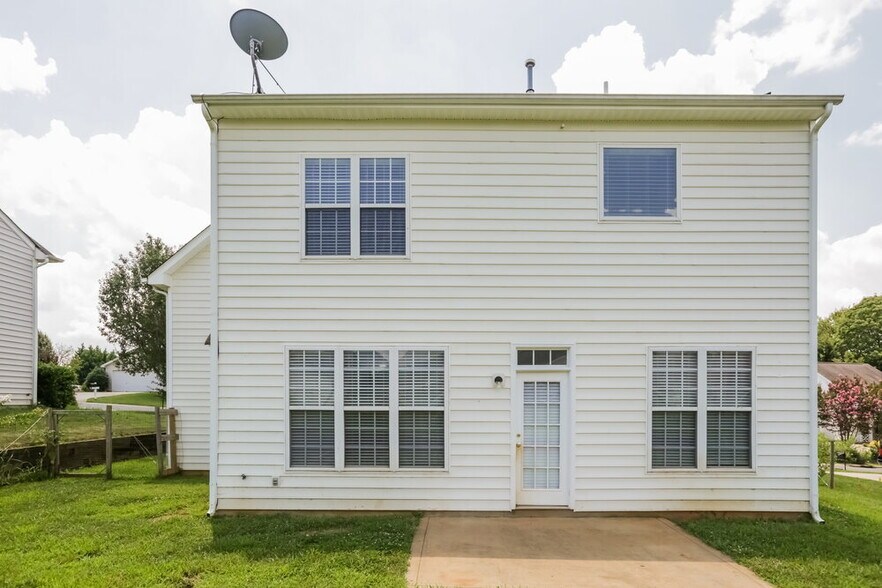 Building Photo - 11925 Misty Pine Ct