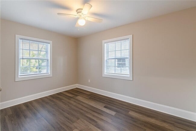 Building Photo - 1376 Westmont Rd SW