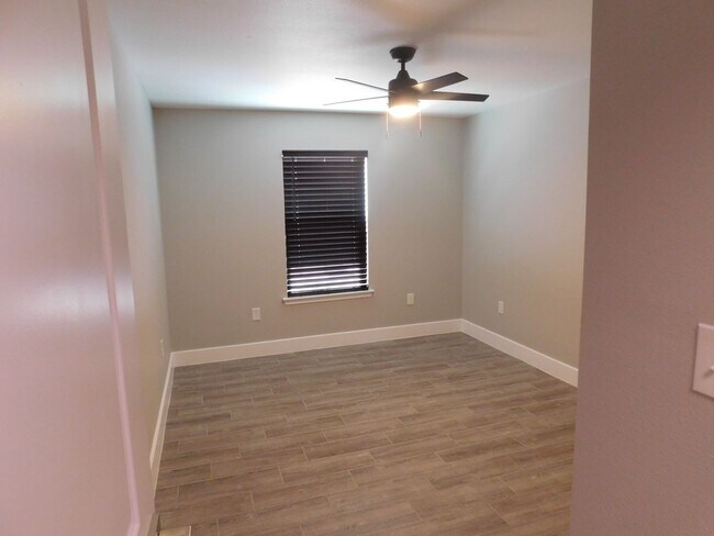Building Photo - 2023 Beautiful 3 bedroom 2 bath