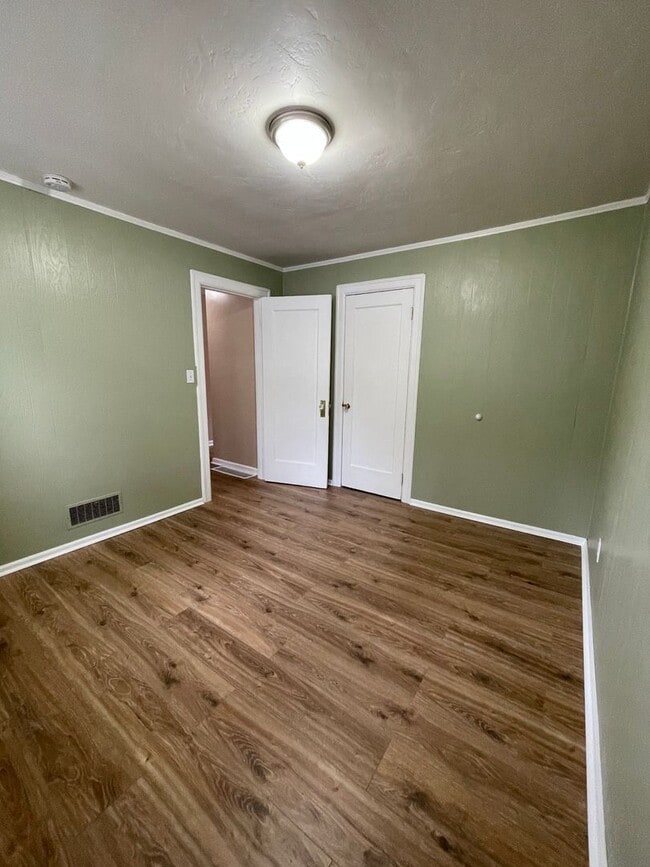 Building Photo - Renovated 3 Bed, 2 Bath House with Large Yard