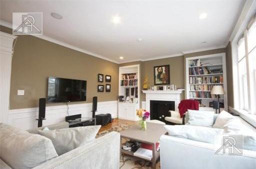 Building Photo - 330 Saint Paul St