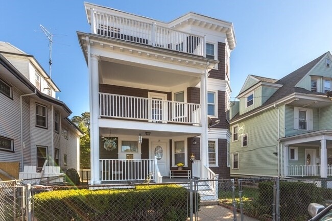 Building Photo - 15 Clementine Park