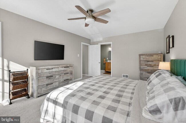 Building Photo - 11922 Holly Spring Dr