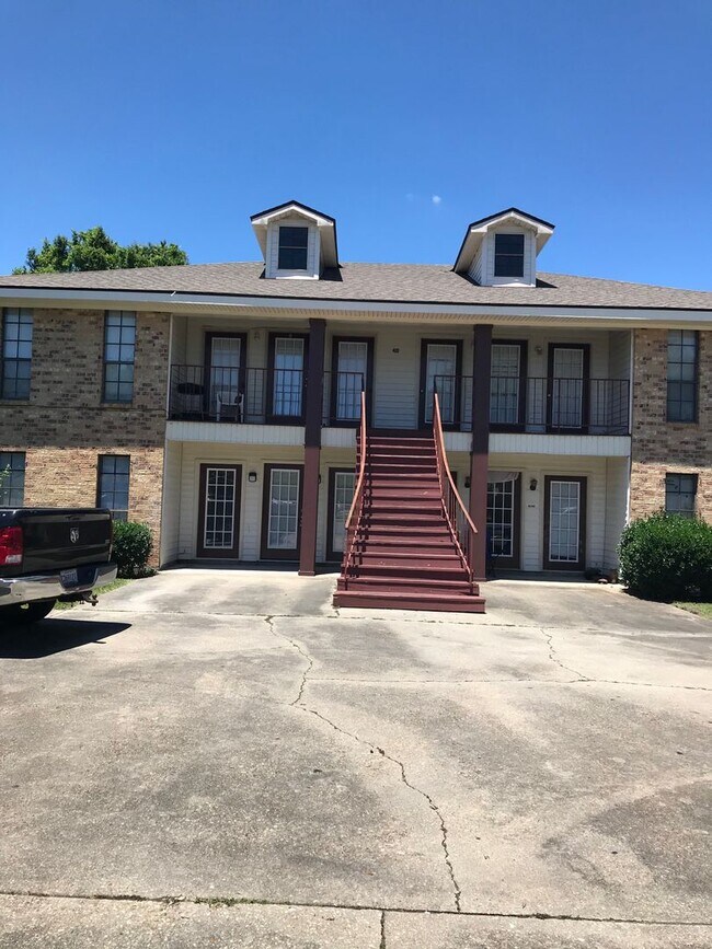 Building Photo - 208 Cantal Dr