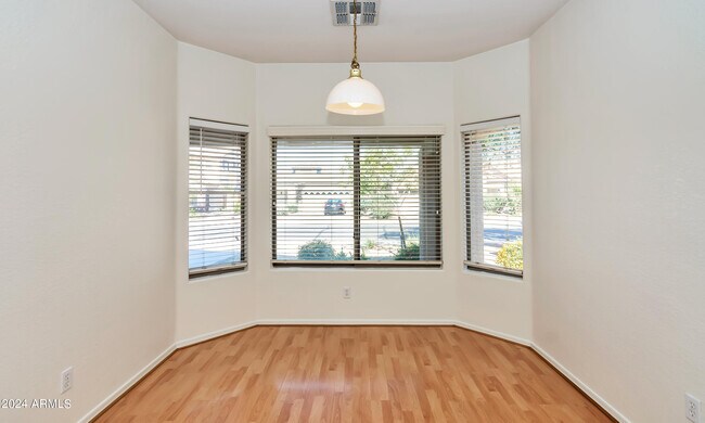 Building Photo - 12839 W Sells Dr