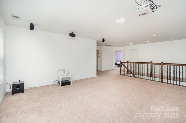 Building Photo - 2577 Shoal Park Rd