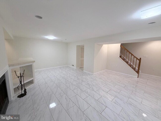 Building Photo - 5900 Parenham Way