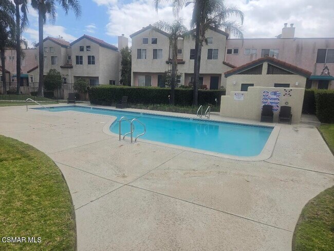 Building Photo - 13901 Olive View Ln