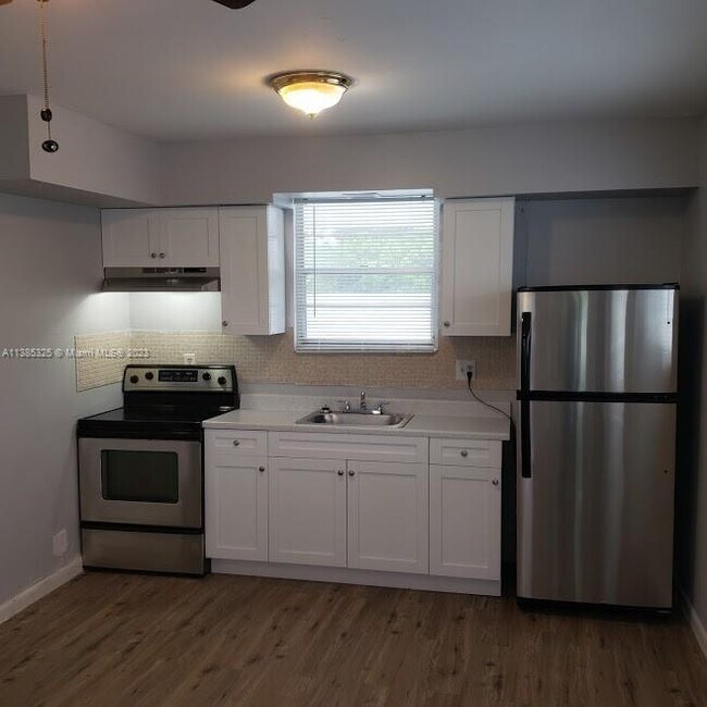 Building Photo - 1826 Sherman St