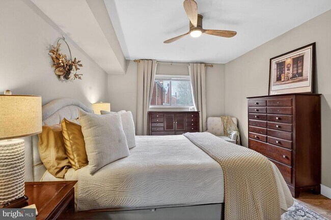 Building Photo - 236 W Taylor Run Pkwy