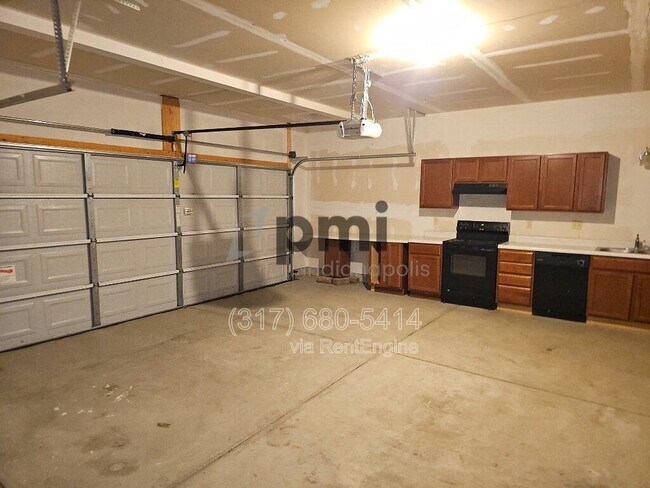 Building Photo - 5240 Castamere Dr