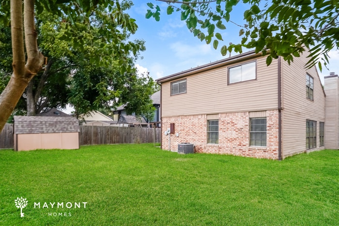 Building Photo - 4242 Heathfield Dr