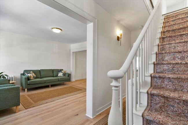 Building Photo - 8 S Cedar St