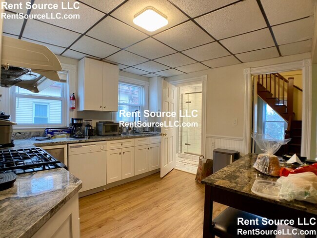 Building Photo - 267-269 Highland Ave. Unit 2