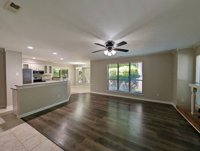 Building Photo - Cozy 2-Bedroom, 2-Bath Condo Nestled in Cary