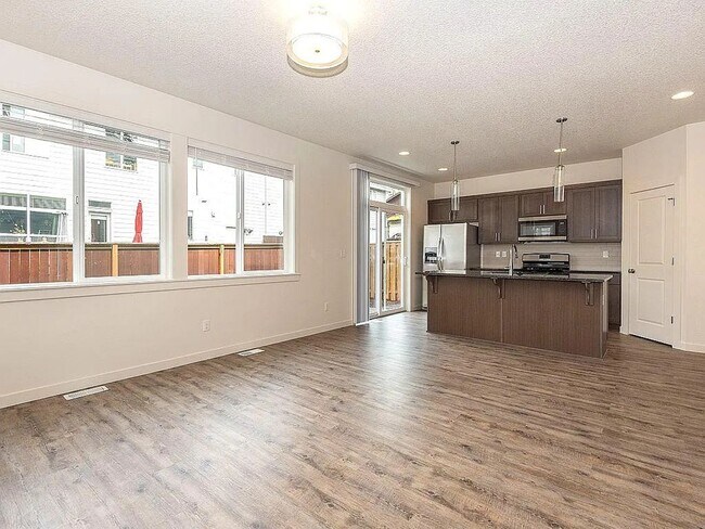 Building Photo - 9754 SW Windswept Place ~ MOVE IN SPECIAL! 1/2 Off 1st Months Rent!! Beautiful & Spacious Home