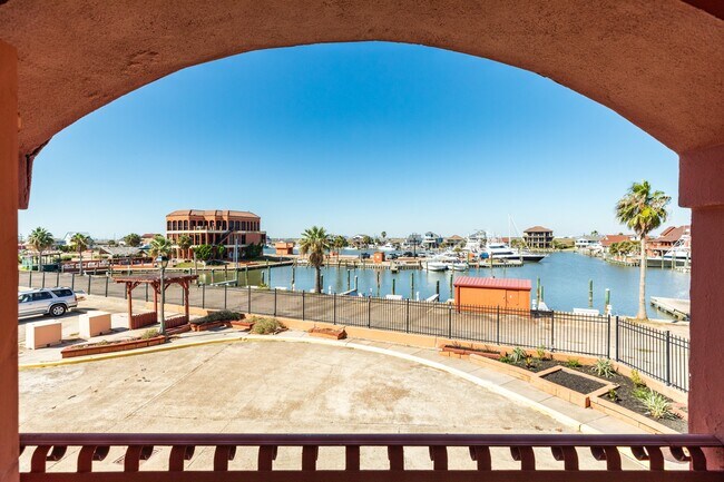 Building Photo - 411 Sailfish