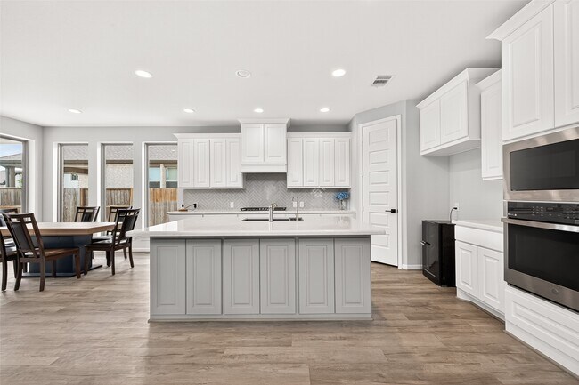 Building Photo - 7438 Denali Dr