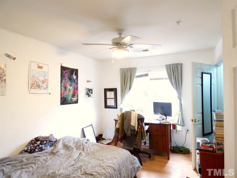 Building Photo - 929 Morreene Rd