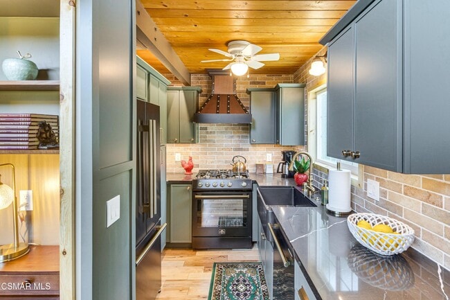 Building Photo - 1467 Kathleen Dr