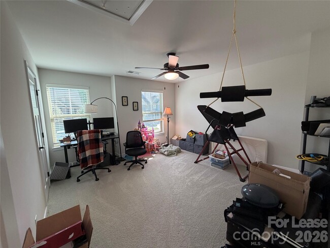 Building Photo - 163 Beacon Dr