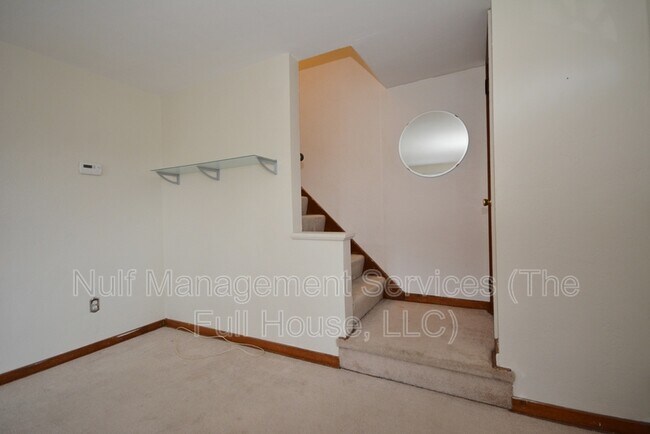 Building Photo - 2025 Fairland St