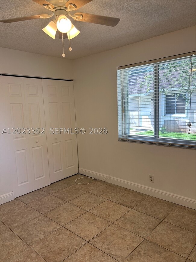 Building Photo - 578 Woodgate Cir