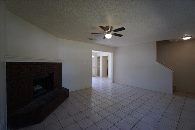 Building Photo - 112 Creekside Dr