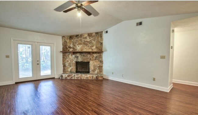 Building Photo - 4779 Leah Ln