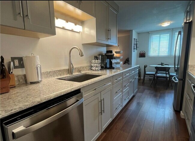 Building Photo - 443 Idlewood Blvd