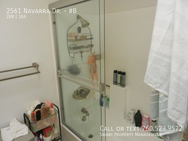 Building Photo - 2561 Navarra Dr