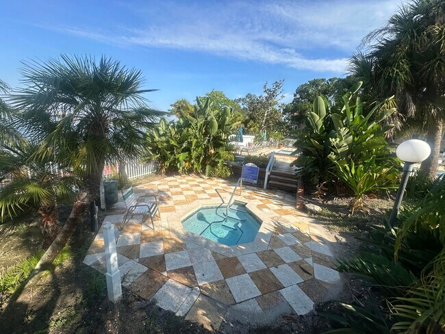 Building Photo - 225 S Tropical Trail